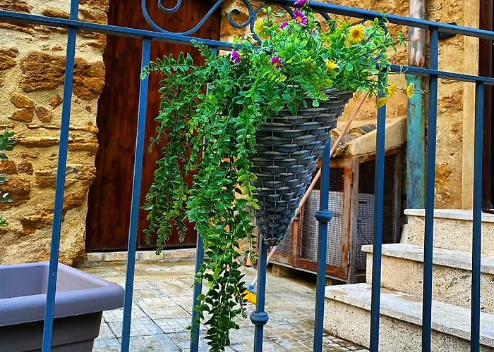 La Trinacria Apartament